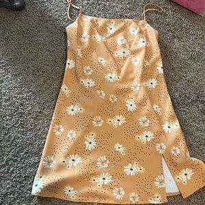 Yellow summer dress 🤍